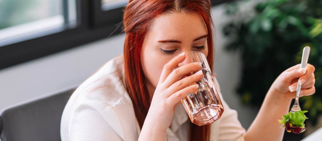 Posso mangiare e bere dopo aver assunto l'olio di CBD?